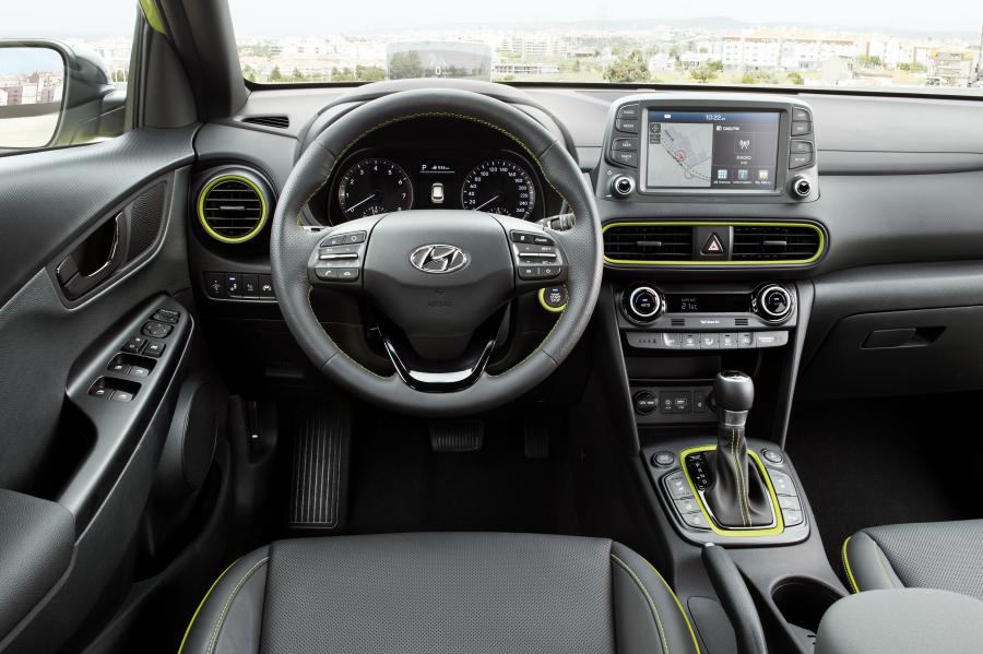 Торпедо Hyundai Kona AWD 2017 года  (WW) (фото 26 из 56)